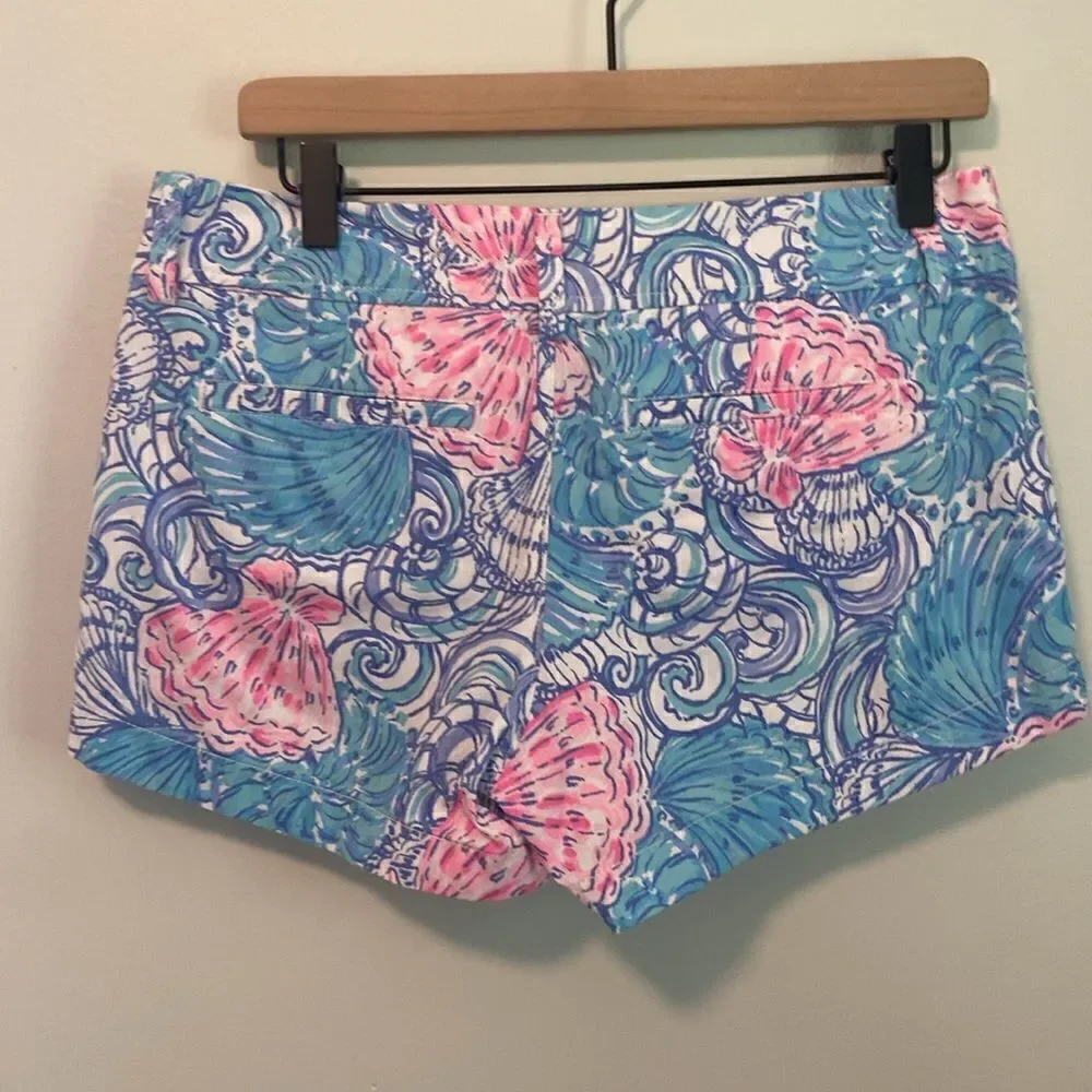 Lilly Pulitzer Blue Haven Raising Shell Walsh Shorts Size 4 - Picture 2 of 5